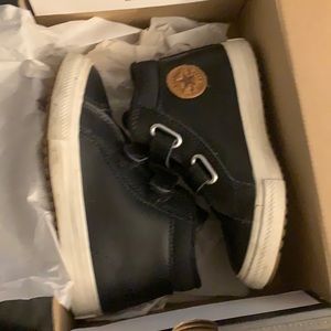 Kids used playground shoes converse 10c